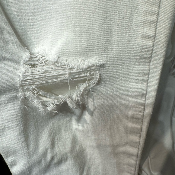 Free People Distressed White Jeans Size 28 - Picture 5 of 8